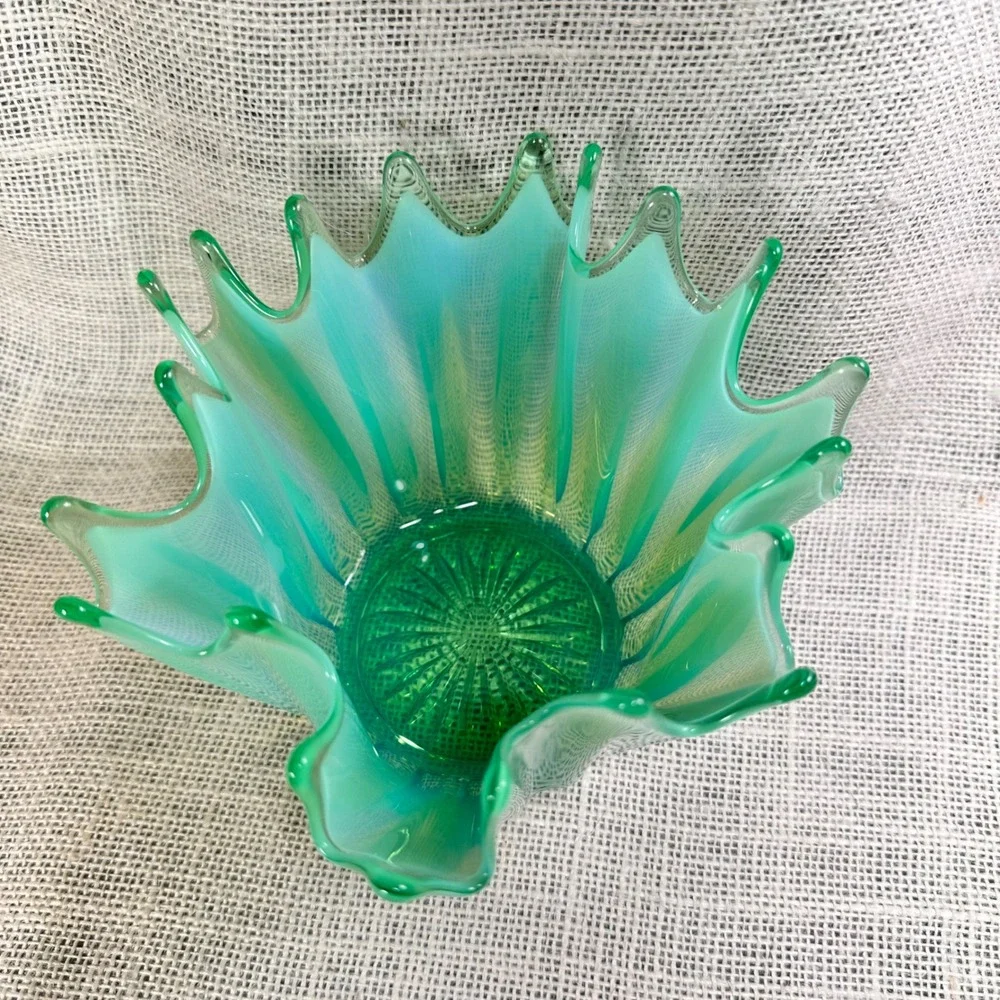 Fostoria Heirloom Green Opalescent Handkerchief Bowl MCM Art Glass Vintage